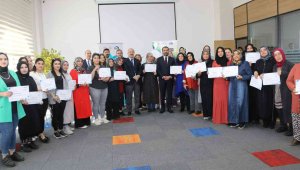 Elazığ'da genç çiftçilere sertifikaları verildi