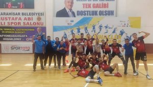 Fırat Üniversitesi voleybolda Süper Lig'e çıktı