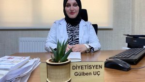 Diyetisyen Gülben Uç: "Günde ortalama 3 litre su tüketilmelidir"