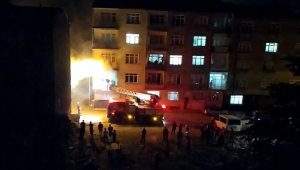 Elazığ'da korkutan yangın: Ev alev alev yandı