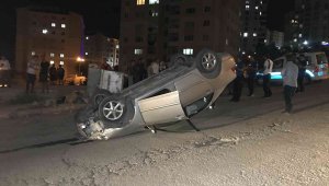 Elazığ'da otomobil takla attı: 4 yaralı