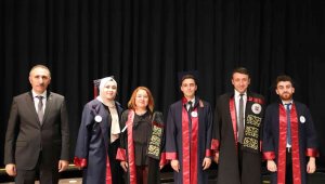 Fırat Üniversitesi mezunlarını vermeyi sürdürüyor