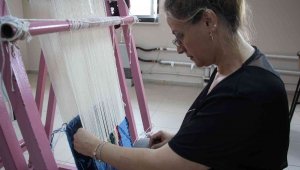 Geleneksel kilim ve cicim dokuma sanatı, kadınların ellerinde yaşatılıyor