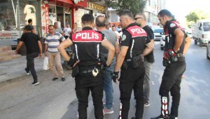 Ekmek sırası beklerken başına düşen cam parçaları ile yaralandı