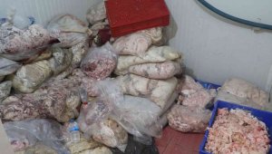 Elazığ'da ele geçirilen çürük etlerin görüntüleri paylaşıldı