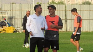 ES Elazığspor teknik direktörü Çelik: "3 maçta 7 puan çok önemli"