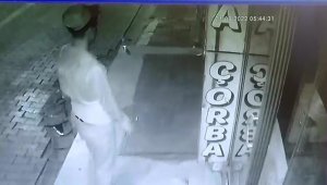 Girdiği dükkanda umduğunu bulamayan hırsız, kasadaki bozuklukları çaldı