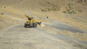 Palu'da asfalt bakım onarım ve yol genişletme çalışmaları