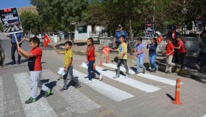 Palu'da yayalara öncelik, hayata saygı duruşu etkinliği