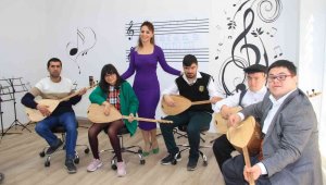 Özel bireyler, engellerini müzikle aşıyor