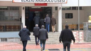 Bu sınavda öğrenciler yerine öğretmenler ter döktü