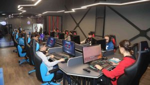 Elazığ'da E-Spor Merkezi hizmete sunuldu