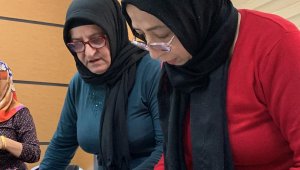 Elazığ'da kadınlar, ücretsiz dikiş-nakış kursu sayesinde meslek sahibi oluyor