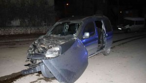 Elazığ'da minibüs ile hafif ticari araç çarpıştı: 7 yaralı