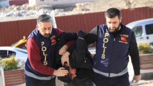 Polisi bıçaklayan şüpheli adliyeye sevk edildi