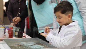 Elazığ'da anne ve çocuklarına ebru etkinliği