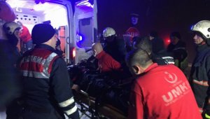 Elazığ'da kazada takla atan aracın altında sıkıştı, ekipler seferber oldu