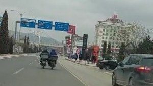 Elazığ'da kuryelerin tehlikeli yolculuğu