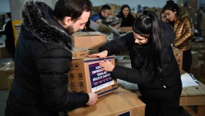 13'üncü yardım tırı Esenyurt'tan deprem bölgesine gönderildi