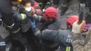 14 yaşındaki Mahmut'u bir elin giremeyeceği delikten ulaşıp 86 saat sonra sağ kurtardılar