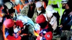 142 saat sonra sağ kurtulan Meltem öğretmenin ilk isteği çay oldu