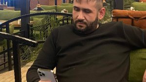 19 yaşındaki genç ablasını ve erkek arkadaşını öldürüp kendini ihbar etti