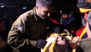 45 saat sonra İsrail ekibinin yardımlarıyla çıkartıldı