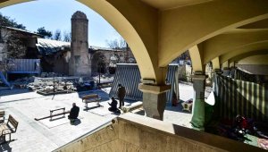 527 yıllık tarihi cami depremde hasar gördü