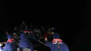 9 düzensiz göçmen kurtarıldı