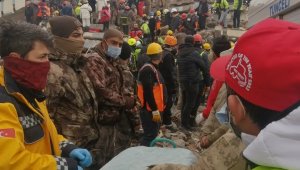 Adıyaman'da enkaz altında kalan Mehmet Ayhan Erdem, 105 saat sonra sağ olarak çıkarıldı