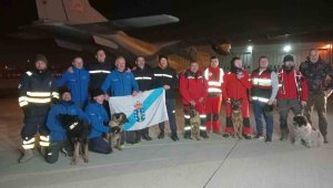 Adıyaman'daki deprem bölgesinde çalışan İspanyol ekip Türk Silahlı Kuvvetleri'ne ait uçakla İstanbul'a getirildi