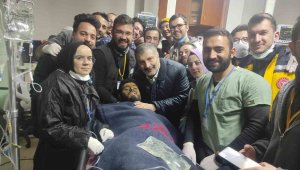ADÜ sağlık ekibi depremin 261'inci saatindeki kurtuluşa destek oldu
