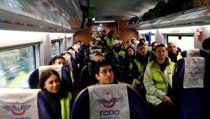 AFAD'a başvuran gönüllüler deprem bölgesine gidiyor