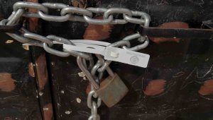 Aksaray'da depremde hasar gören 3 okul mühürlendi