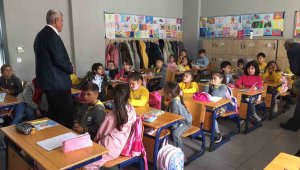 Aksu'da 289 depremzede öğrenci okula başladı