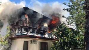 Akyaka'da ev yangını