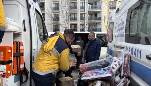 Ambulanslar depremzedeler için Esenyurt'tan yola çıktı