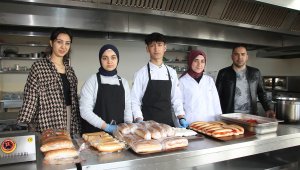 Anaokulu öğrencilerinin kahvaltılıklarını meslek liseliler hazırlıyor