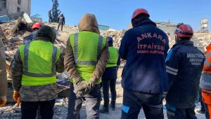 Ankara itfaiyesi K-9 dedektör köpekleri enkazlarda canlı arıyor