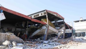 Antakya'da depremde sanayi sitesi de yerle bir oldu