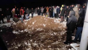 Antakya'da depreme yakalanan karı koca, Diyarbakır'da toprağa verildi