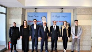 Antalya Düşünce Platformu üyelerinden Türkiye Gazetesine ziyaret