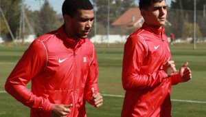 Antalyaspor'da yeni transferler ilk antrenmanına çıktı