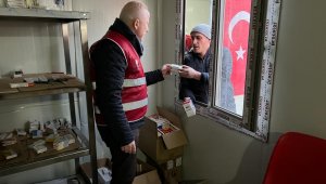 Aydınlı gönüllü eczacılardan, depremzedelere ilaç hizmeti