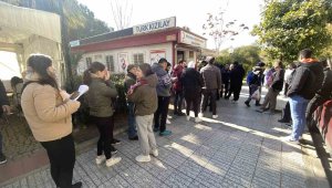 Aydınlılar depremzedeler için kan bağışı sırasına girdi