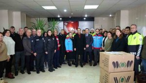 Bafra polisinden depremzedelere destek