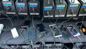 Bağcılar Belediyesi deprem bölgesine mobil şarj istasyonu kurdu