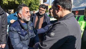 Bakan Dönmez, İskenderun Garı'ndaki depremzedeleri ziyaret etti