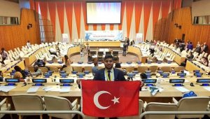 Bangladeşli Emon, Türkiye'nin acısını hafifletmek için çalışıyor