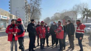 Başkan Dursun deprem bölgesinde afetzedelerle birlikte